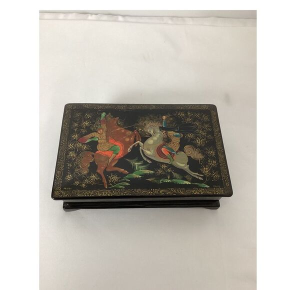 Vintage Russian Hand‎ Painted Horses Jousting Scene Lacquer Box Trinket Box - Picture 1 of 8